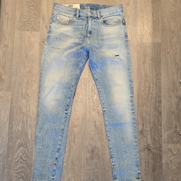 Men's Light Blue Distressed Jeans - Picture 1 of 10